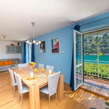 Paula Apartmán