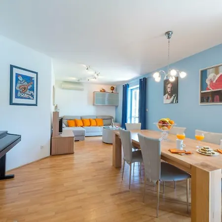 Paula Apartman