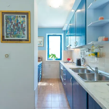 Paula Apartman *