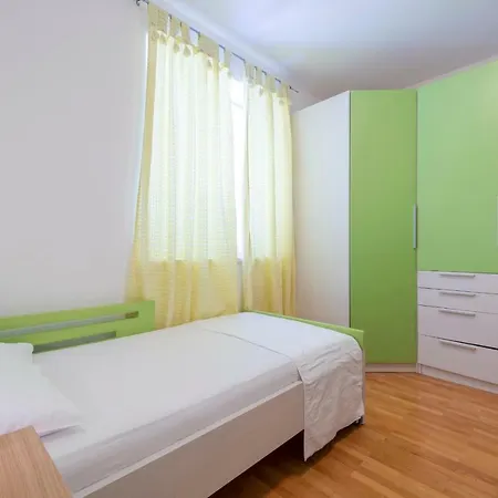 Apartman Paula *